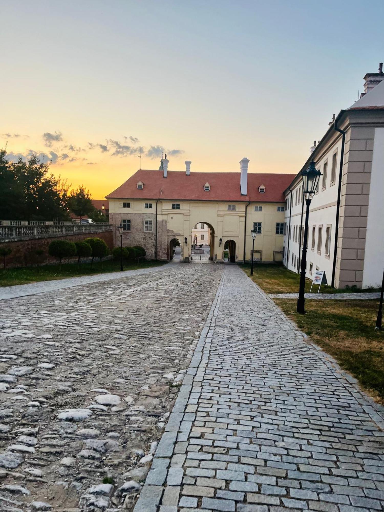 Relaxační studio VERA s UBYTOVÁNÍM Valtice Exterior foto